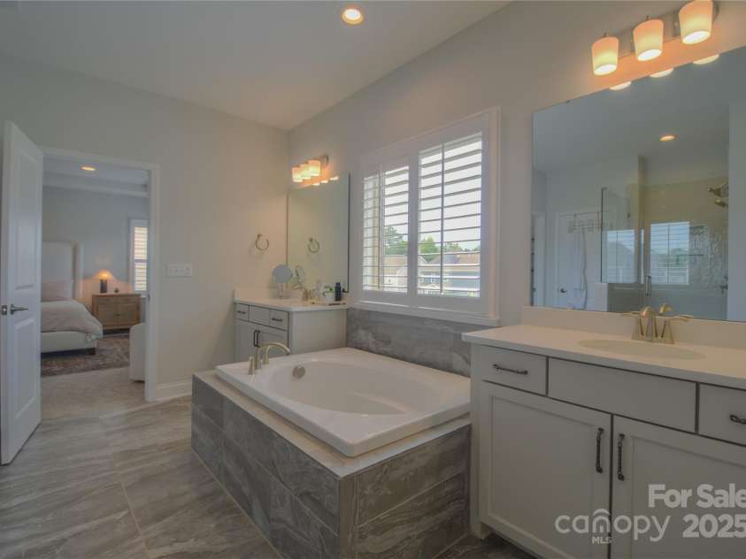 15216 Shallow Ridge Road, Charlotte, NC 28278.  MLS# CAR4264476, YatesRealty ID 16366. 