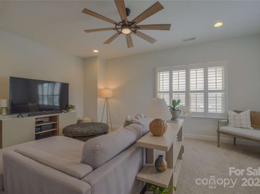 15216 Shallow Ridge Road, Charlotte, NC 28278.  MLS# CAR4264476, YatesRealty ID 16366. 