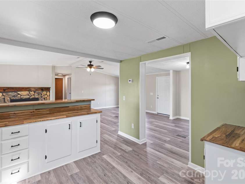 8511 Cloverfield Drive, Kannapolis, NC 28081.  MLS# CAR4372311, YatesRealty ID 16366. 