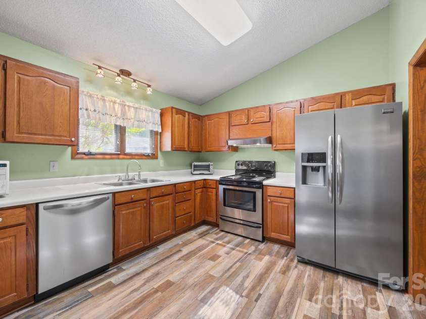 1305 Wellington Hills Circle, Salisbury, NC 28147.  MLS# CAR4374842, YatesRealty ID 16367. 