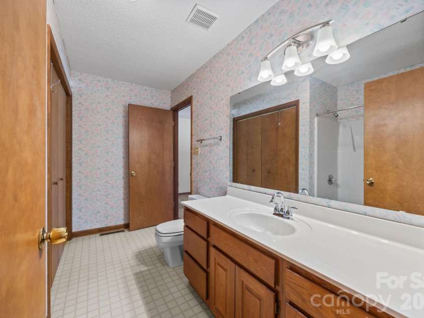 1305 Wellington Hills Circle, Salisbury, NC 28147.  MLS# CAR4374842, YatesRealty ID 16367. 
