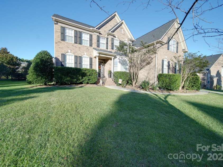 1708 Aringill Lane, Matthews, NC 28104.  MLS# CAR4256732, YatesRealty ID 16367. 