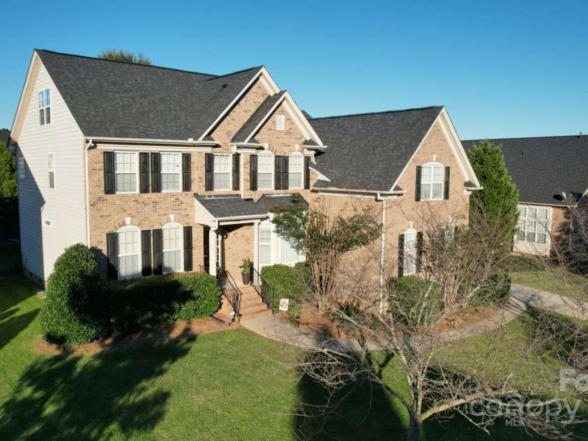1708 Aringill Lane, Matthews, NC 28104.  MLS# CAR4256732, YatesRealty ID 16367. 
