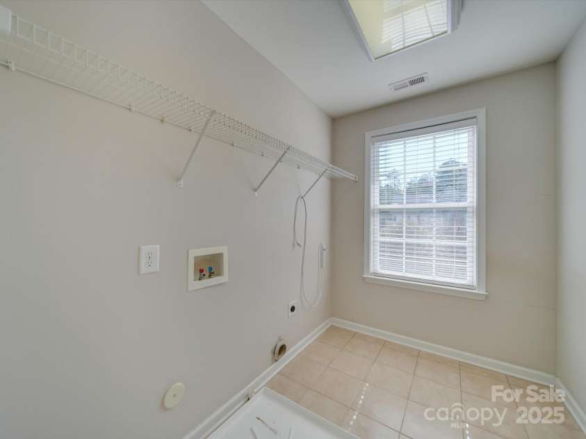 1708 Aringill Lane, Matthews, NC 28104.  MLS# CAR4256732, YatesRealty ID 16367. 