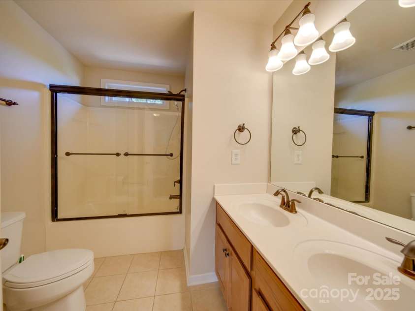 1708 Aringill Lane, Matthews, NC 28104.  MLS# CAR4256732, YatesRealty ID 16367. 