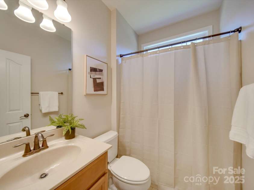 1708 Aringill Lane, Matthews, NC 28104.  MLS# CAR4256732, YatesRealty ID 16367. 