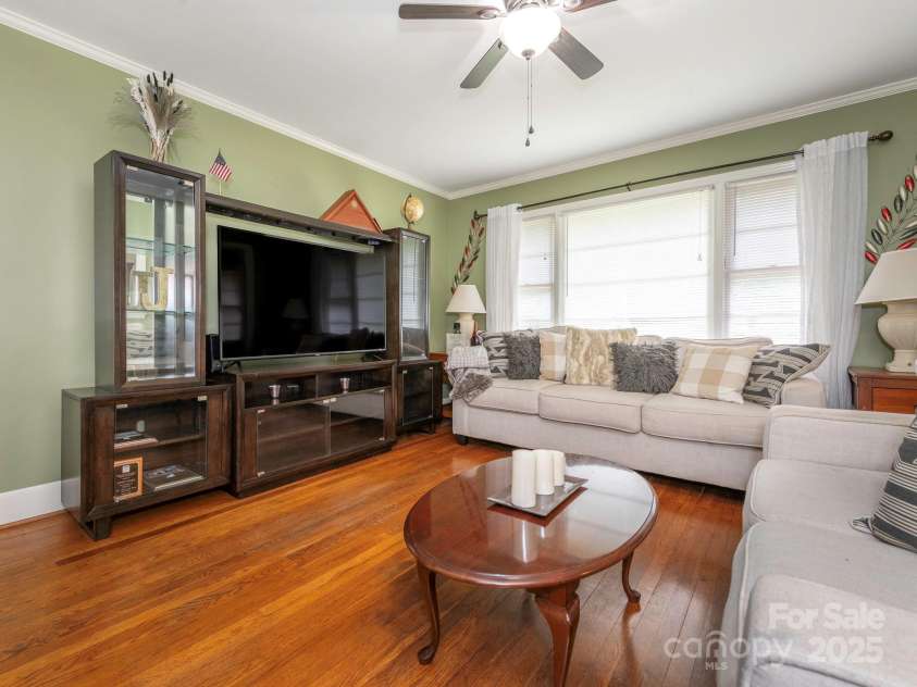 5629 Ruth Drive, Charlotte, NC 28215.  MLS# CAR4260955, YatesRealty ID 16368. Original hardwood floors