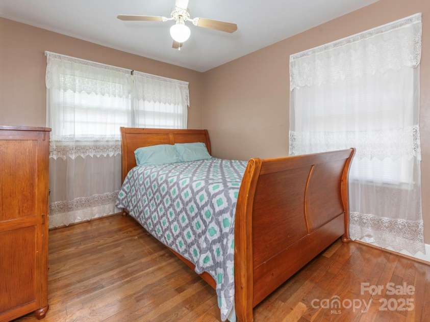 5629 Ruth Drive, Charlotte, NC 28215.  MLS# CAR4260955, YatesRealty ID 16368. Secondary bedroom