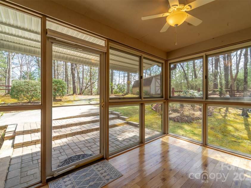 311 Winding Way Drive, Franklin, NC 28734.  MLS# CAR4245475, YatesRealty ID 16369. 