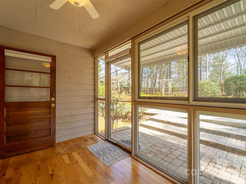 311 Winding Way Drive, Franklin, NC 28734.  MLS# CAR4245475, YatesRealty ID 16369. 