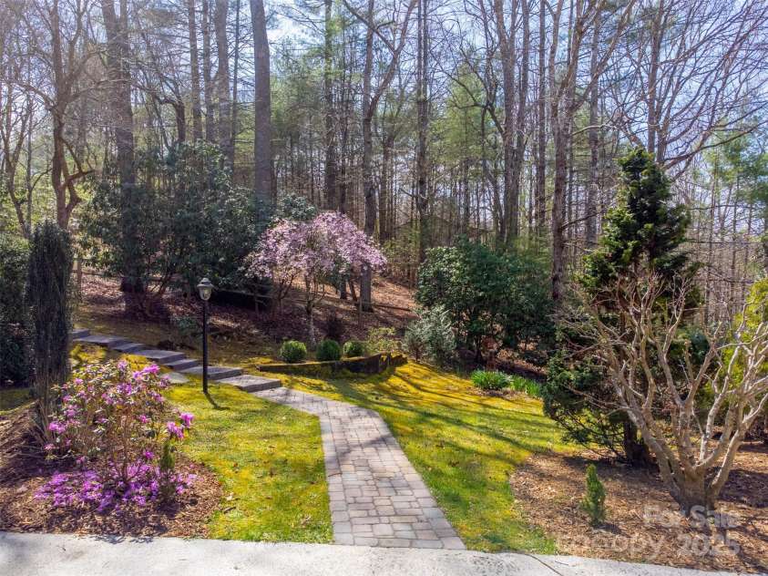 311 Winding Way Drive, Franklin, NC 28734.  MLS# CAR4245475, YatesRealty ID 16369. 