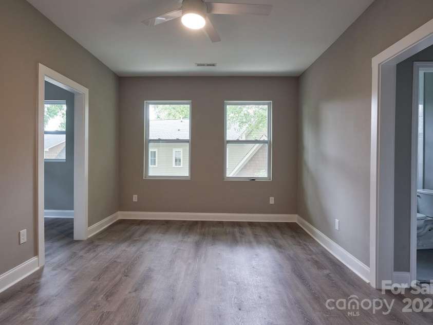 217 Circle Avenue, Charlotte, NC 28207.  MLS# CAR4328741, YatesRealty ID 1637. 