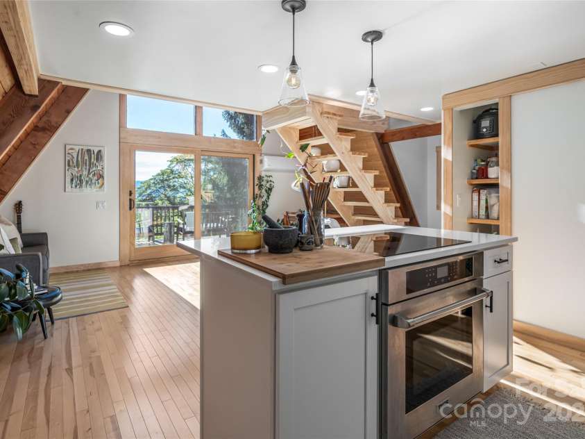 360 Banjo Branch Road, Burnsville, NC 28714.  MLS# CAR4310323, YatesRealty ID 1637. 