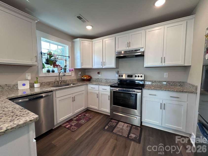 606 Carpenter Street, Dallas, NC 28034.  MLS# CAR4398232, YatesRealty ID 1637. 