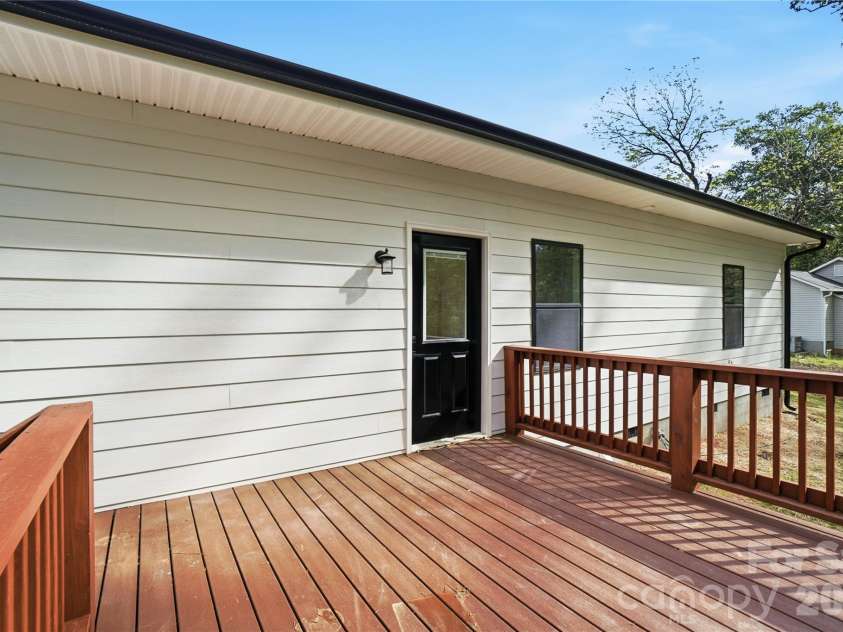 119 Ridge Road, Fort Mill, SC 29715.  MLS# CAR4365794, YatesRealty ID 16370. 