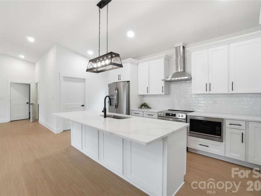 119 Ridge Road, Fort Mill, SC 29715.  MLS# CAR4365794, YatesRealty ID 16370. Kitchen