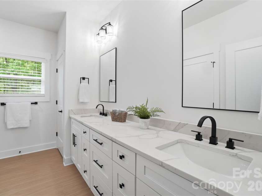 119 Ridge Road, Fort Mill, SC 29715.  MLS# CAR4365794, YatesRealty ID 16370. Primary Bath