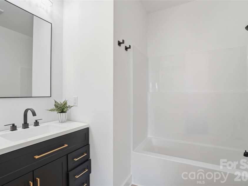 119 Ridge Road, Fort Mill, SC 29715.  MLS# CAR4365794, YatesRealty ID 16370. Secondary bathroom 