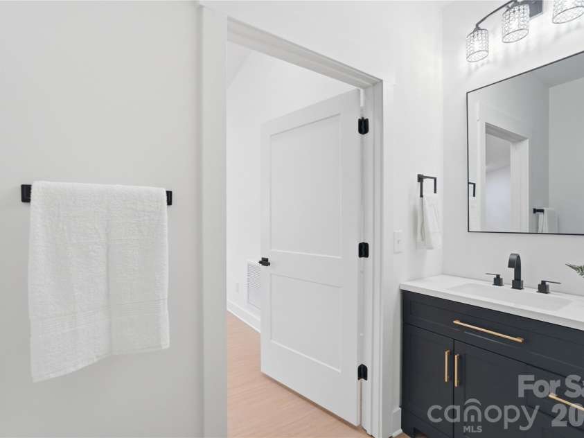 119 Ridge Road, Fort Mill, SC 29715.  MLS# CAR4365794, YatesRealty ID 16370. Secondary bathroom