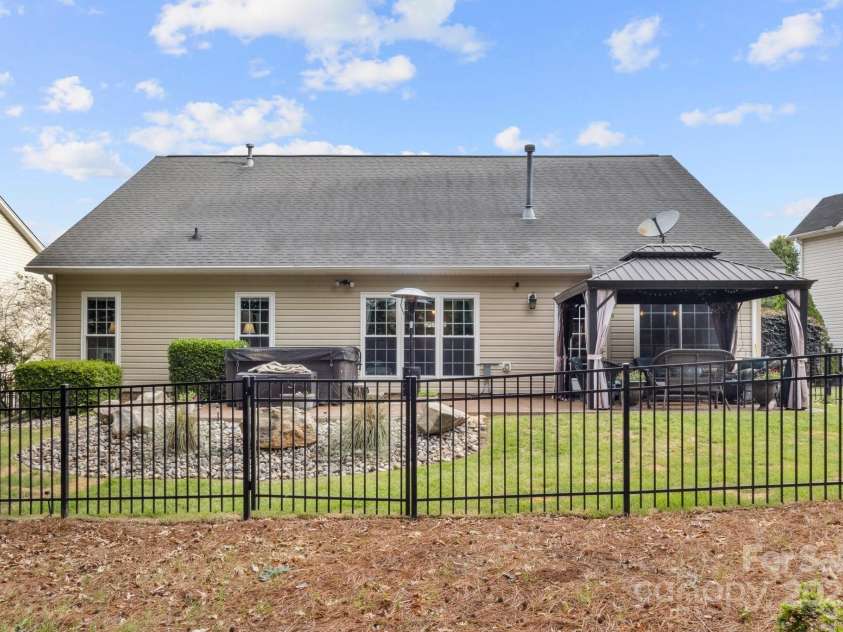 3820 Leela Palace Way, Fort Mill, SC 29708.  MLS# CAR4256730, YatesRealty ID 16371. 