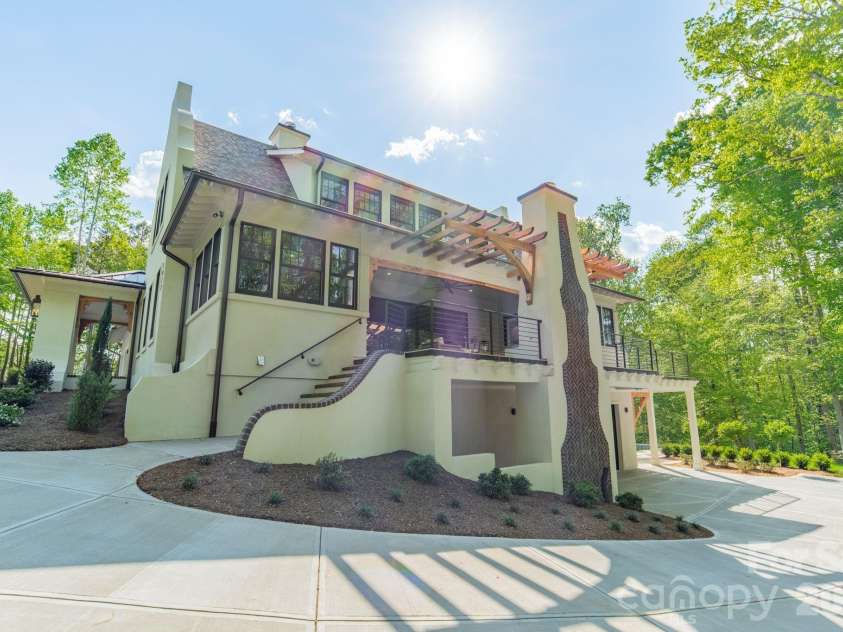 1052 Ventosa Drive, Denver, NC 28037.  MLS# CAR4367793, YatesRealty ID 16372. 