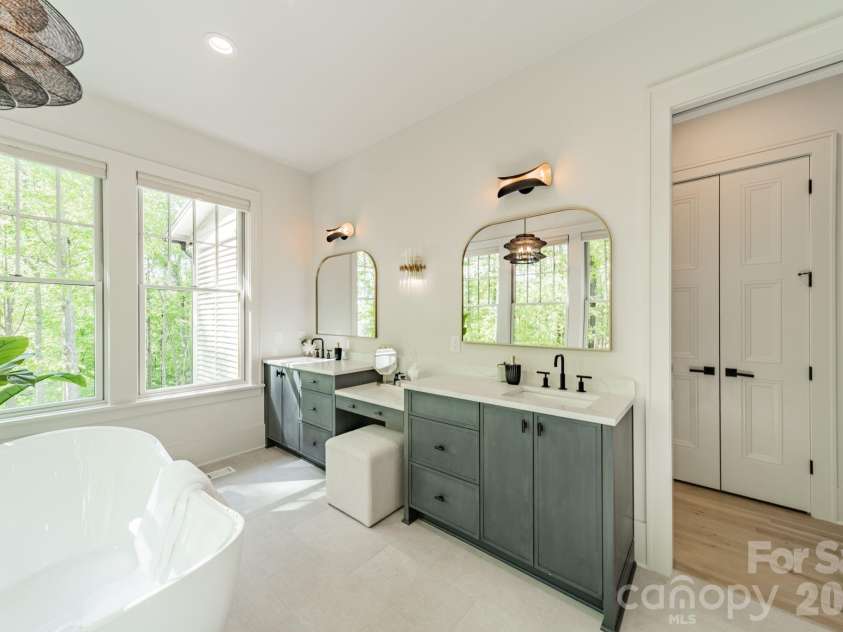 1052 Ventosa Drive, Denver, NC 28037.  MLS# CAR4367793, YatesRealty ID 16372. 