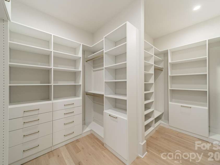 1052 Ventosa Drive, Denver, NC 28037.  MLS# CAR4367793, YatesRealty ID 16372. 