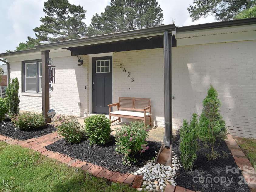 3623 Braden Drive, Charlotte, NC 28216.  MLS# CAR4258906, YatesRealty ID 16372. 