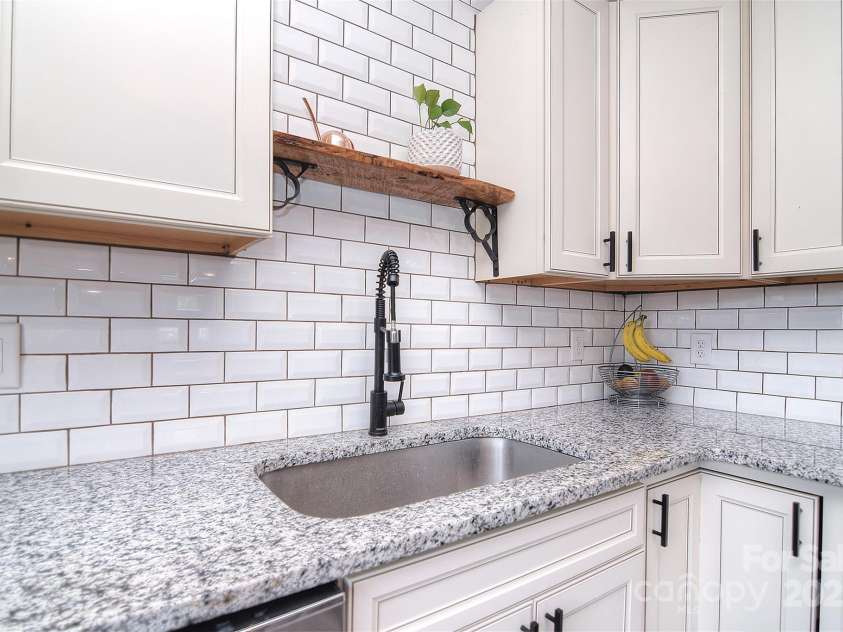 3623 Braden Drive, Charlotte, NC 28216.  MLS# CAR4258906, YatesRealty ID 16372. 