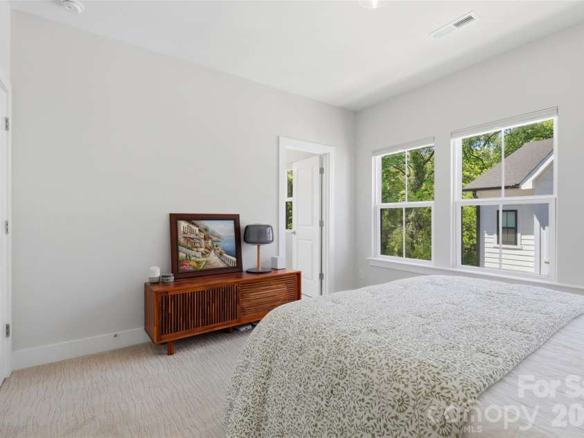 4129 Polluck Way, Charlotte, NC 28209.  MLS# CAR4366686, YatesRealty ID 16375. 