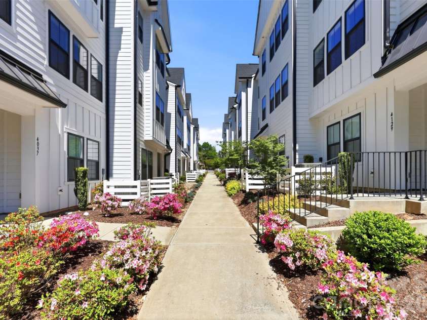 4129 Polluck Way, Charlotte, NC 28209.  MLS# CAR4366686, YatesRealty ID 16375. 