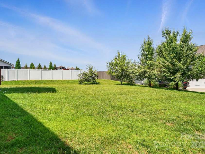 126 Warfield Drive, Mooresville, NC 28115.  MLS# CAR4254698, YatesRealty ID 16376. 