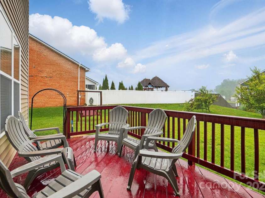 126 Warfield Drive, Mooresville, NC 28115.  MLS# CAR4254698, YatesRealty ID 16376. 