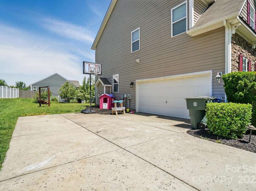126 Warfield Drive, Mooresville, NC 28115.  MLS# CAR4254698, YatesRealty ID 16376. 