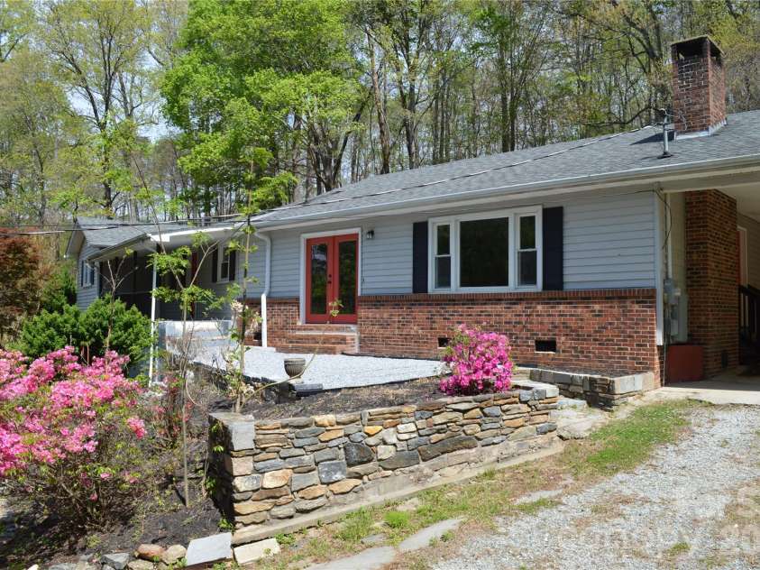 191 Flat Rock Hill Road, Tryon, NC 28782.  MLS# CAR4374519, YatesRealty ID 16376. 