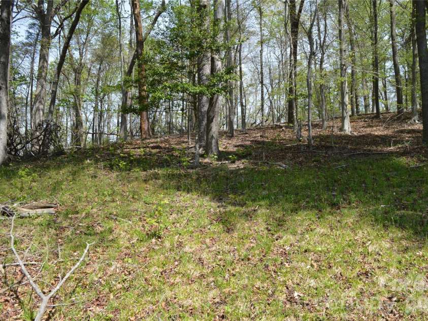 191 Flat Rock Hill Road, Tryon, NC 28782.  MLS# CAR4374519, YatesRealty ID 16376. 