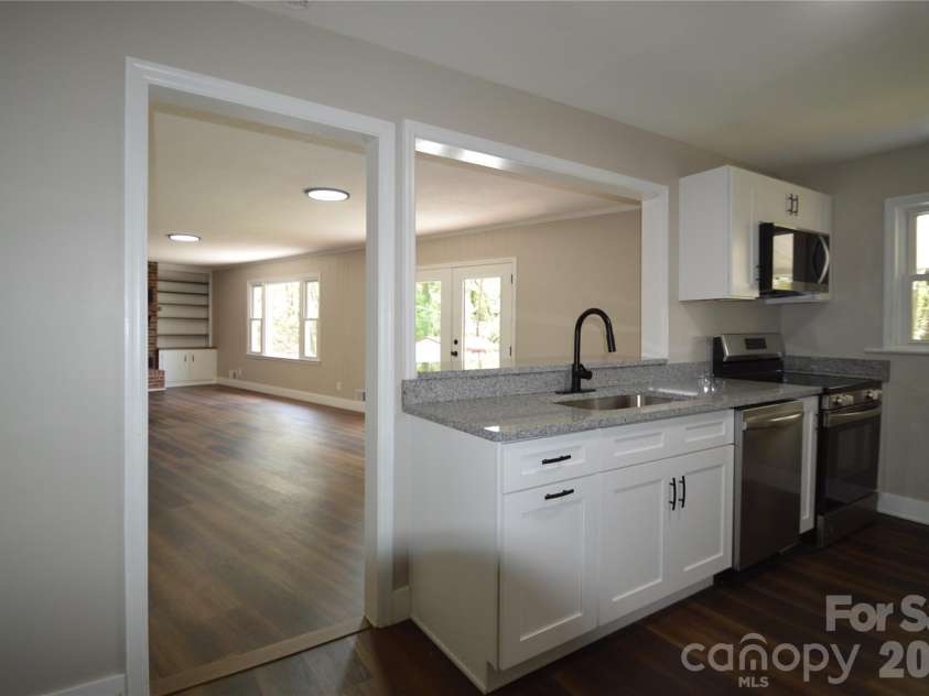 191 Flat Rock Hill Road, Tryon, NC 28782.  MLS# CAR4374519, YatesRealty ID 16376. 