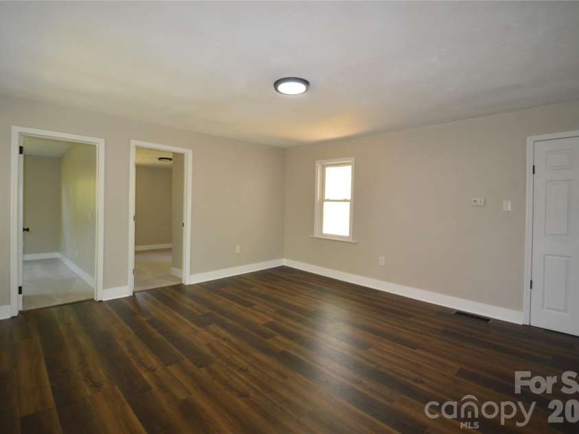 191 Flat Rock Hill Road, Tryon, NC 28782.  MLS# CAR4374519, YatesRealty ID 16376. 