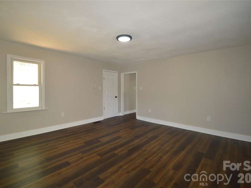 191 Flat Rock Hill Road, Tryon, NC 28782.  MLS# CAR4374519, YatesRealty ID 16376. 