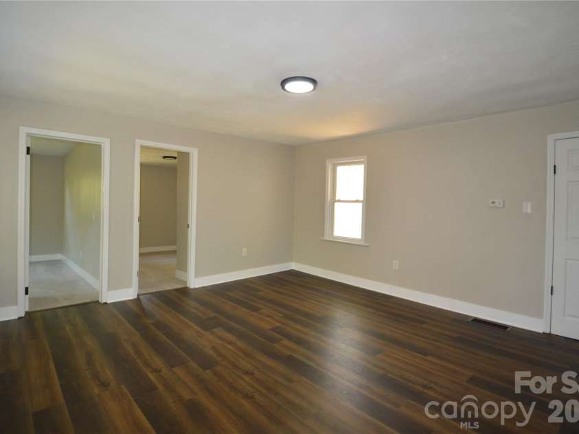 191 Flat Rock Hill Road, Tryon, NC 28782.  MLS# CAR4374519, YatesRealty ID 16376. 
