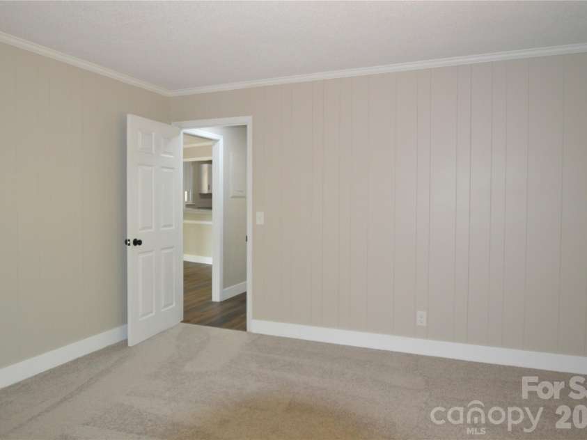 191 Flat Rock Hill Road, Tryon, NC 28782.  MLS# CAR4374519, YatesRealty ID 16376. 