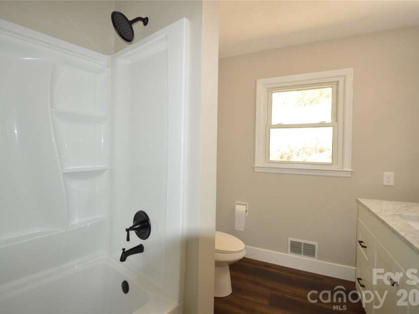 191 Flat Rock Hill Road, Tryon, NC 28782.  MLS# CAR4374519, YatesRealty ID 16376. 