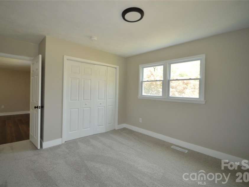 191 Flat Rock Hill Road, Tryon, NC 28782.  MLS# CAR4374519, YatesRealty ID 16376. 