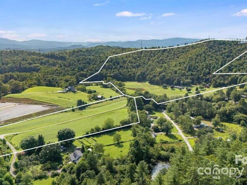 71 Happy Valley Drive, Mills River, NC 28759.  MLS# CAR4254719, YatesRealty ID 16377. 