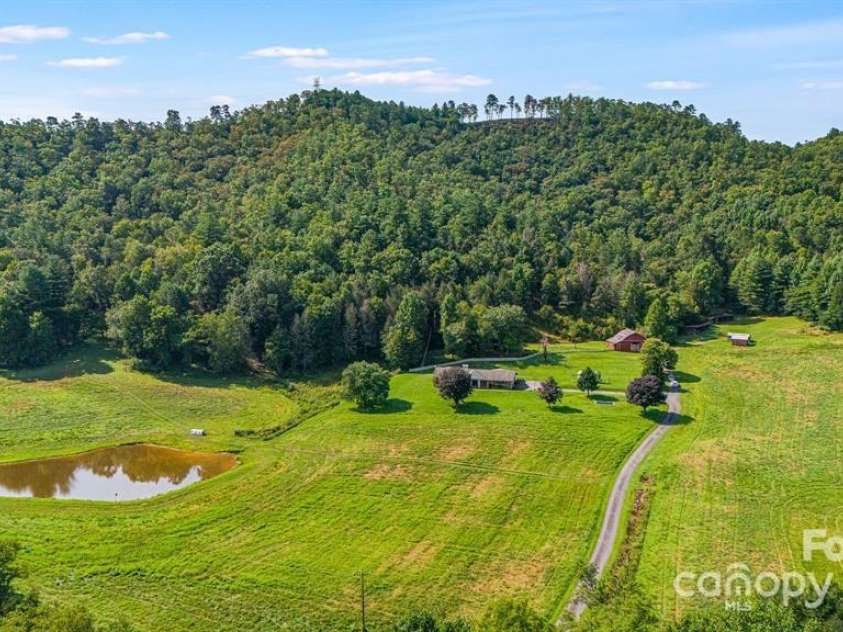 71 Happy Valley Drive, Mills River, NC 28759.  MLS# CAR4254719, YatesRealty ID 16377. 