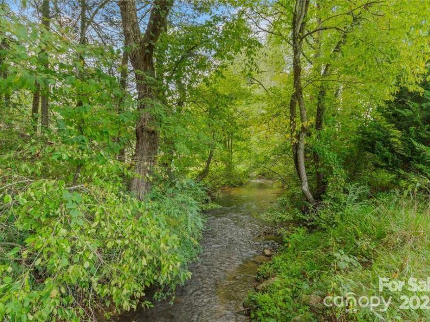 71 Happy Valley Drive, Mills River, NC 28759.  MLS# CAR4254719, YatesRealty ID 16377. 