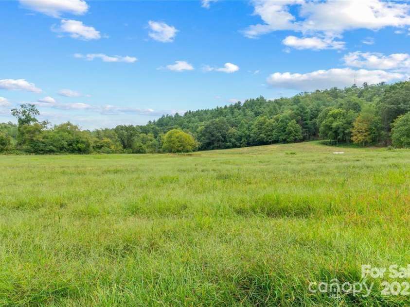 71 Happy Valley Drive, Mills River, NC 28759.  MLS# CAR4254719, YatesRealty ID 16377. 