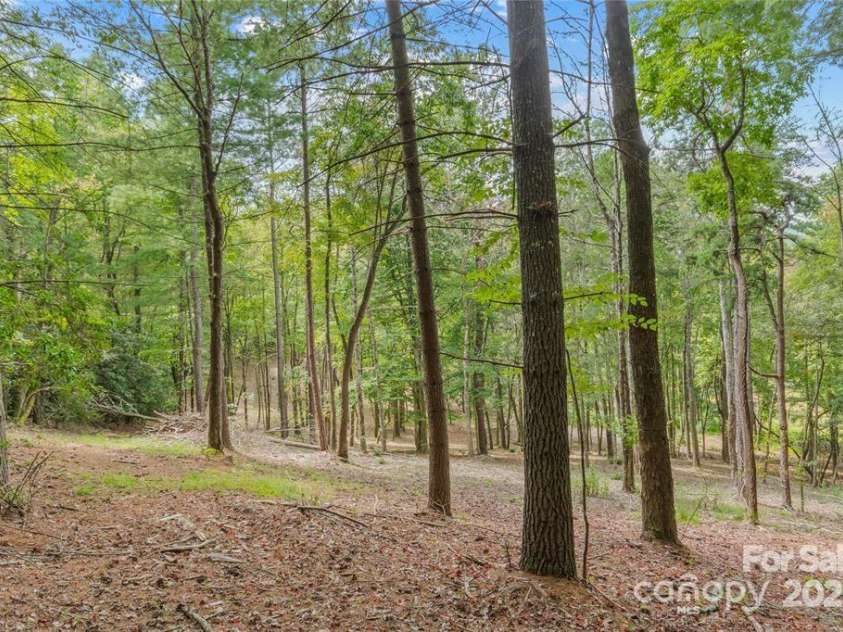71 Happy Valley Drive, Mills River, NC 28759.  MLS# CAR4254719, YatesRealty ID 16377. 