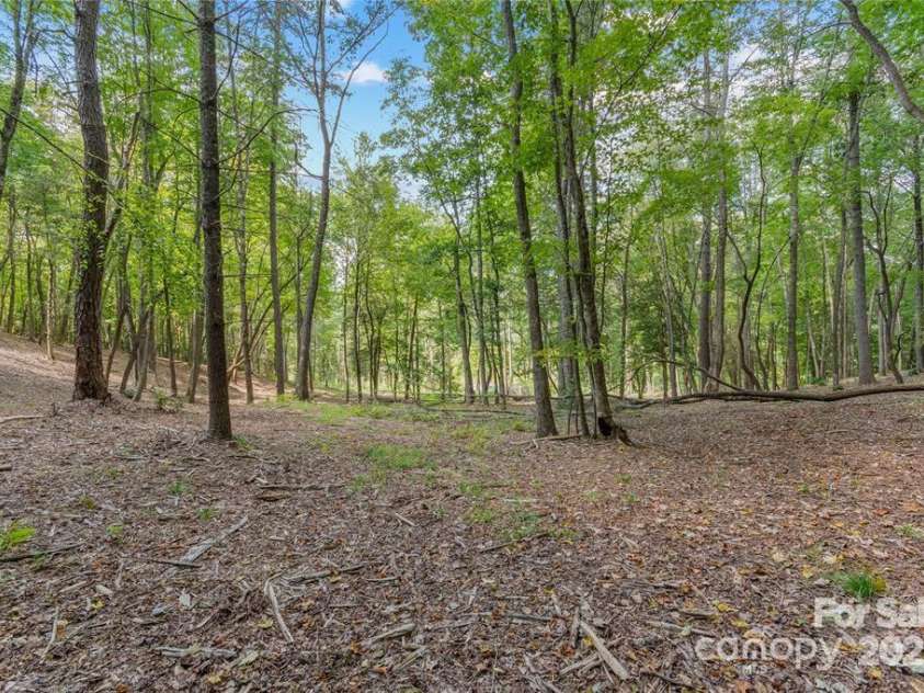 71 Happy Valley Drive, Mills River, NC 28759.  MLS# CAR4254719, YatesRealty ID 16377. 