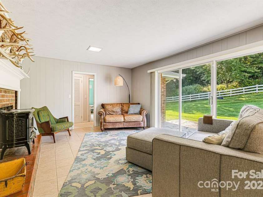 71 Happy Valley Drive, Mills River, NC 28759.  MLS# CAR4254719, YatesRealty ID 16377. 